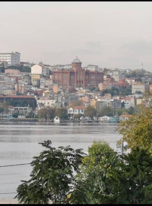 Апартаменти Deniz Manzarasi, Marti Sesleri Esliginde Стамбул Екстер'єр фото
